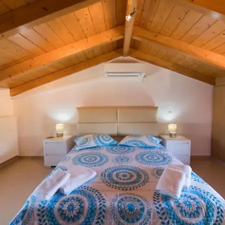Asanis 4 Apartmán *