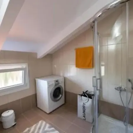 Asanis 4 * Lefkada City